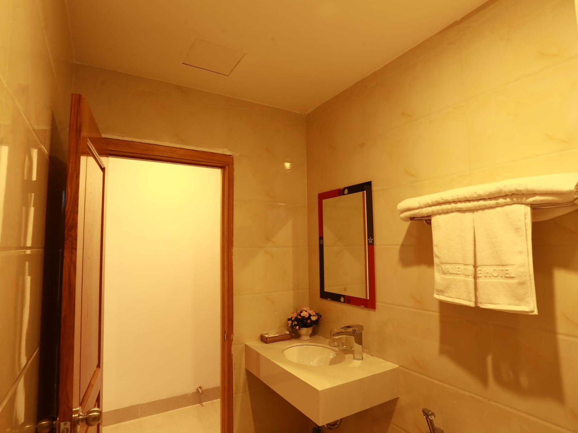 Valentine Hotel Дананг Екстериор снимка